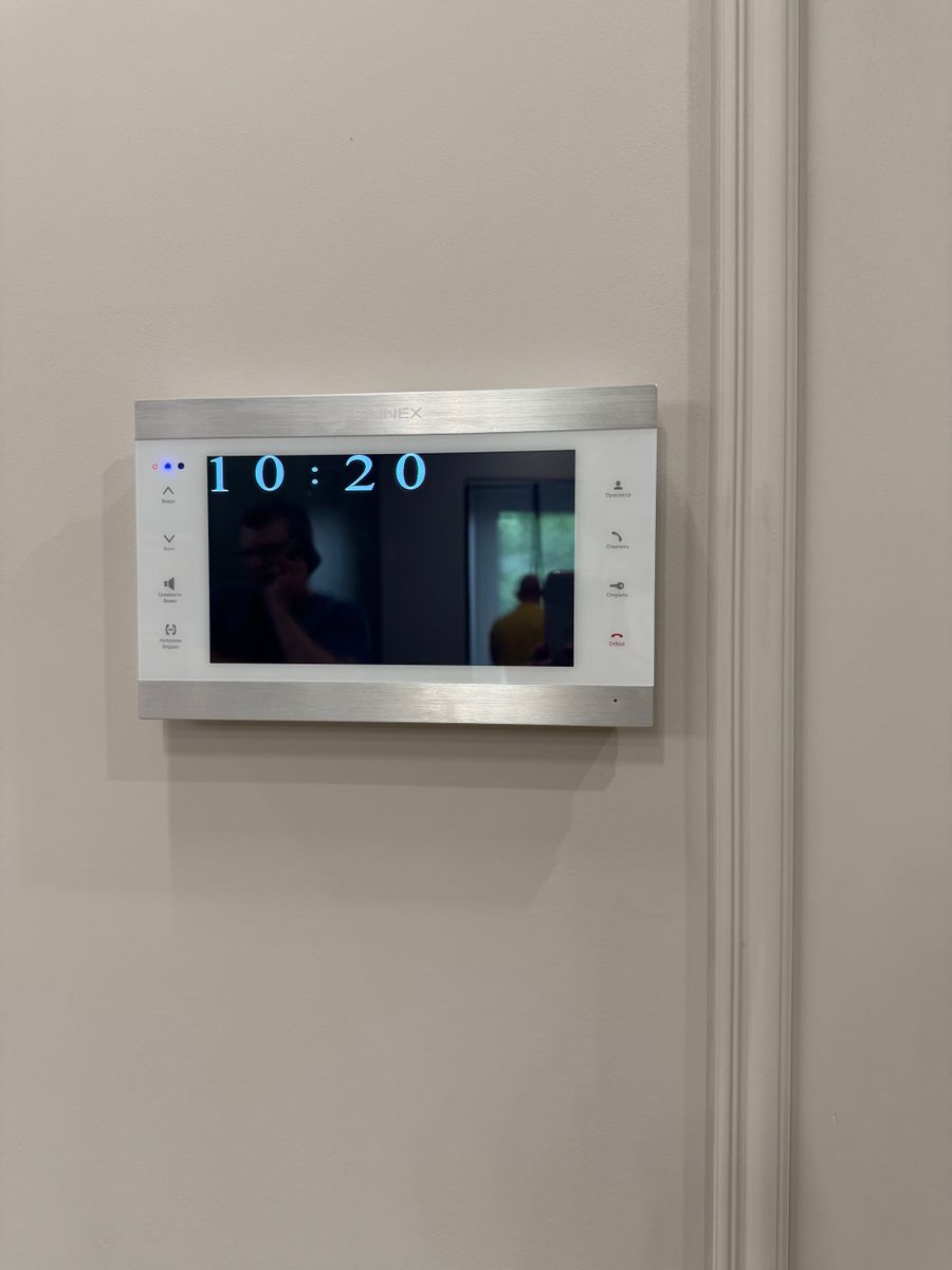 1835000745880709