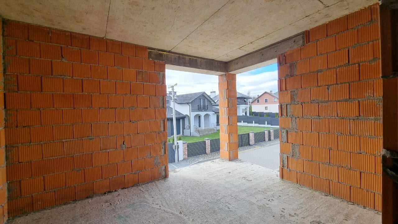1828477537716071