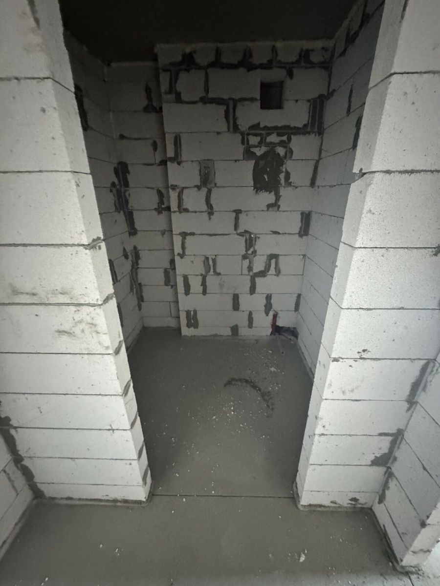 1837986365709071