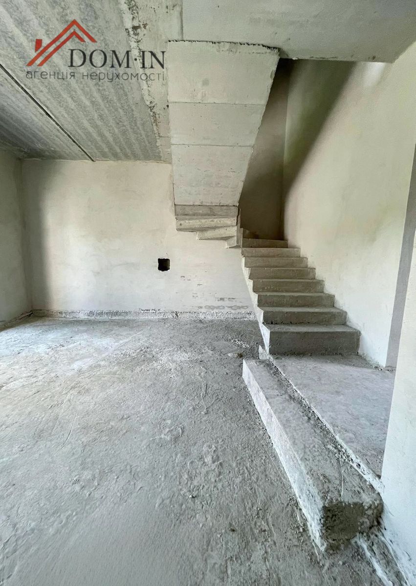 1832888556405711
