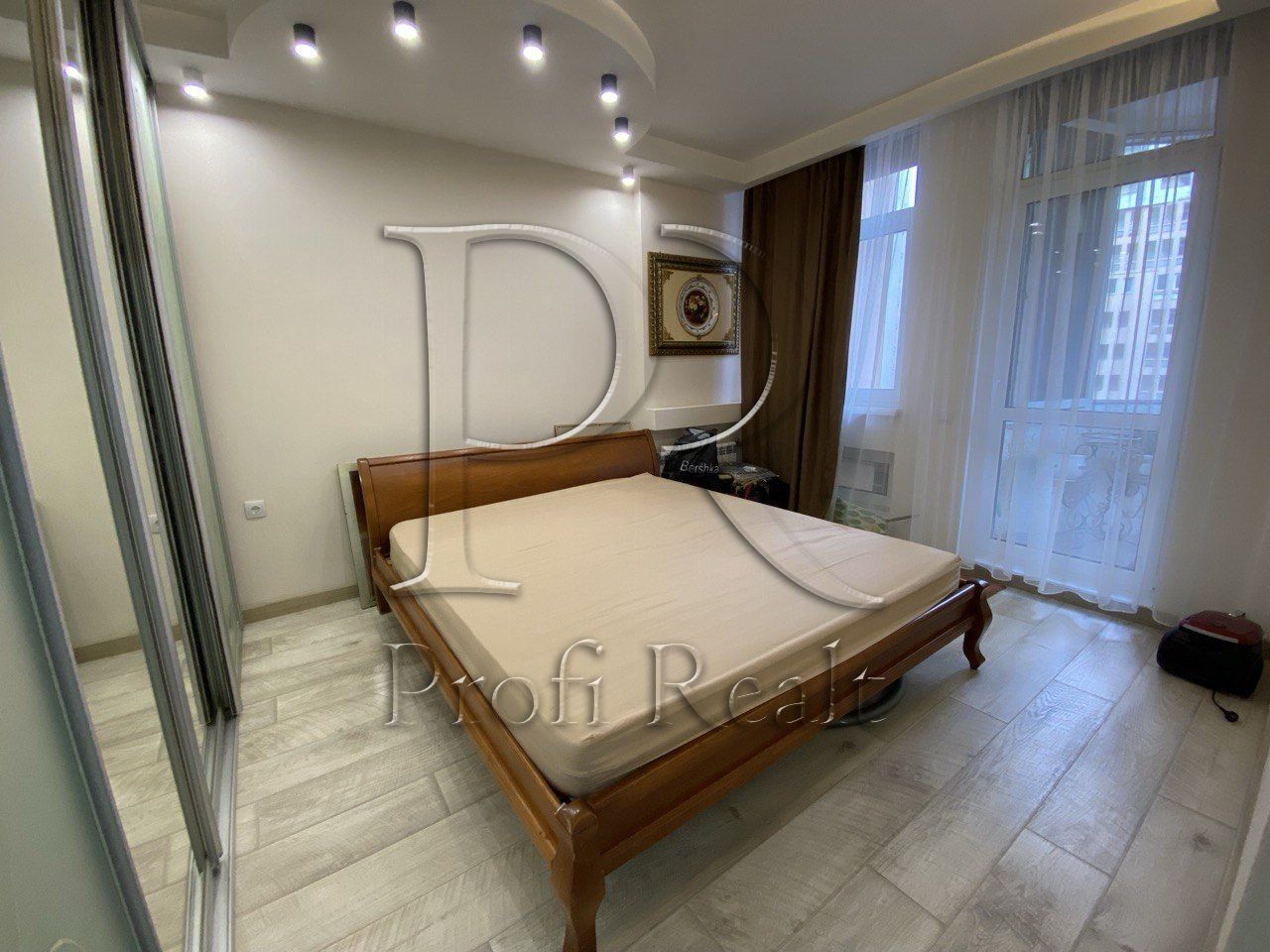 1840004635895711