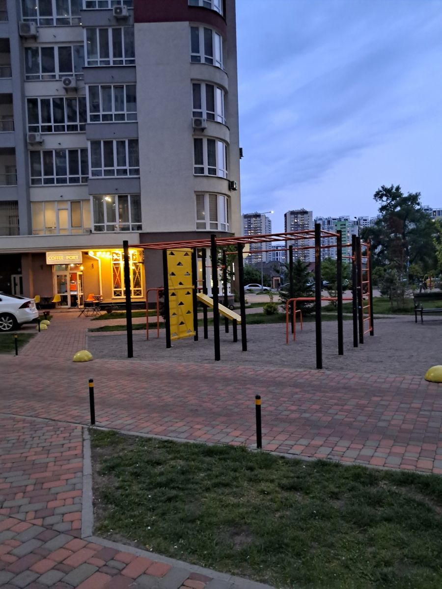 1833131415275713