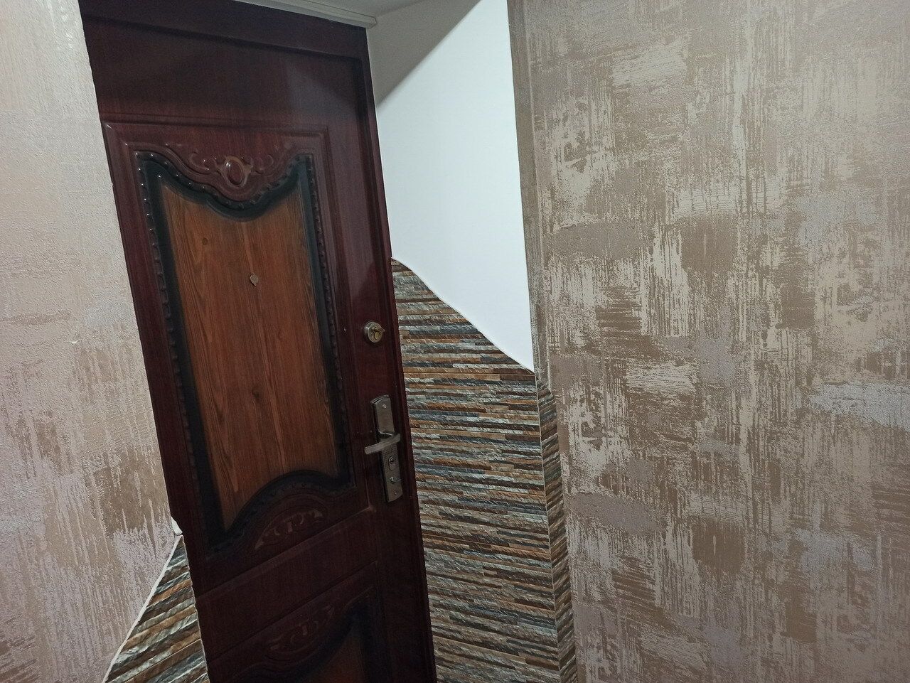 1830834889530717