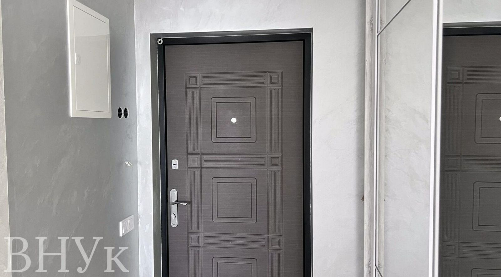 1832713714295718