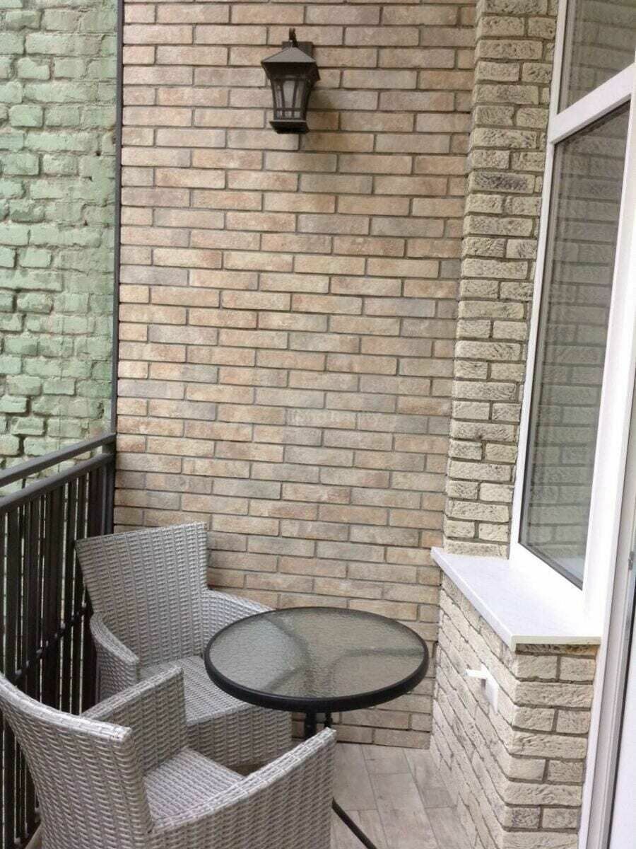 1831912740684719