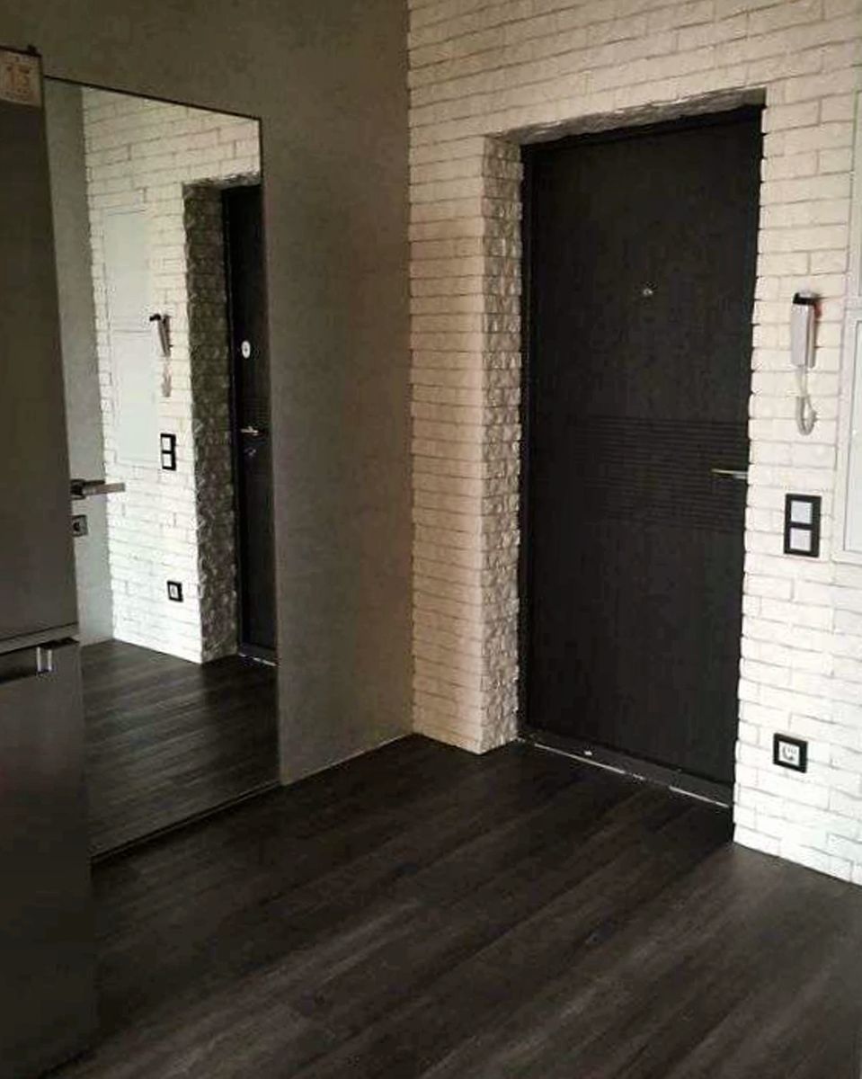 1832185668875719