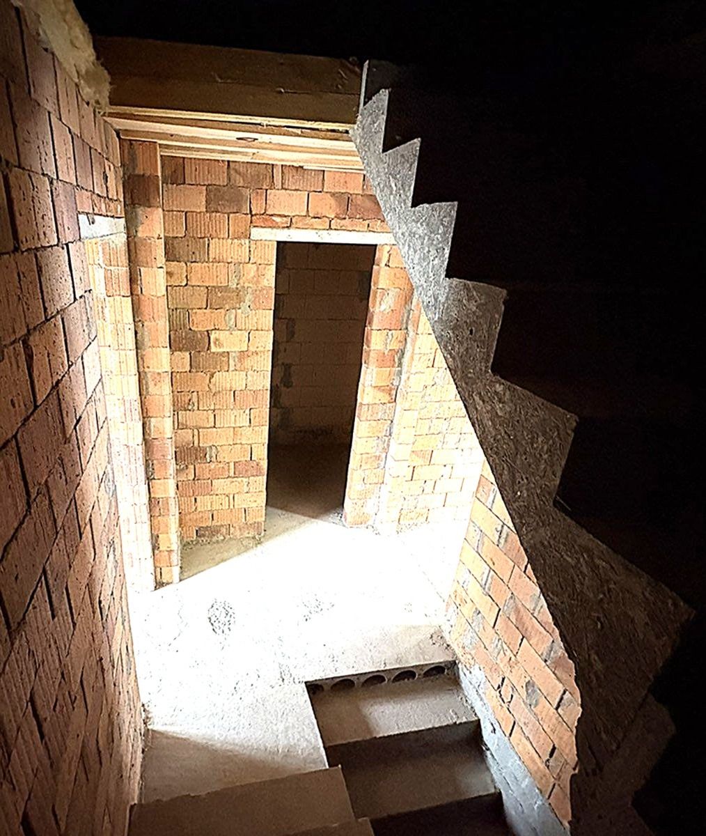1835437023669722