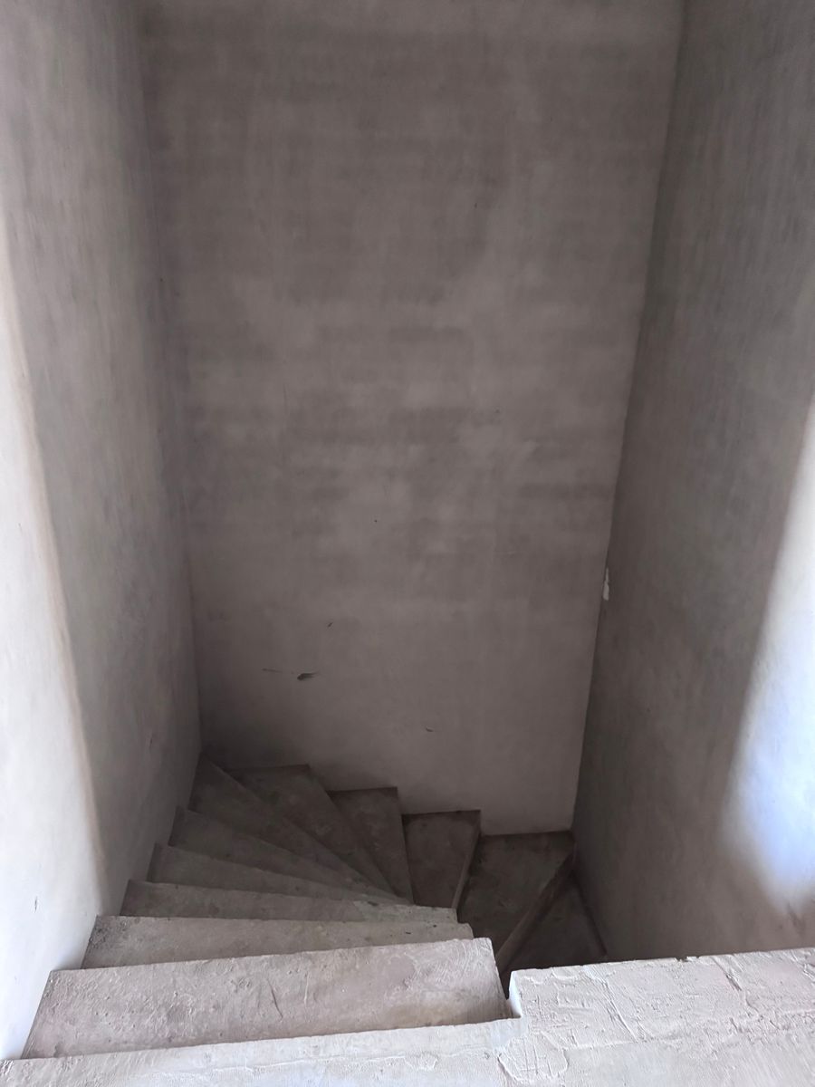 1832221561621725