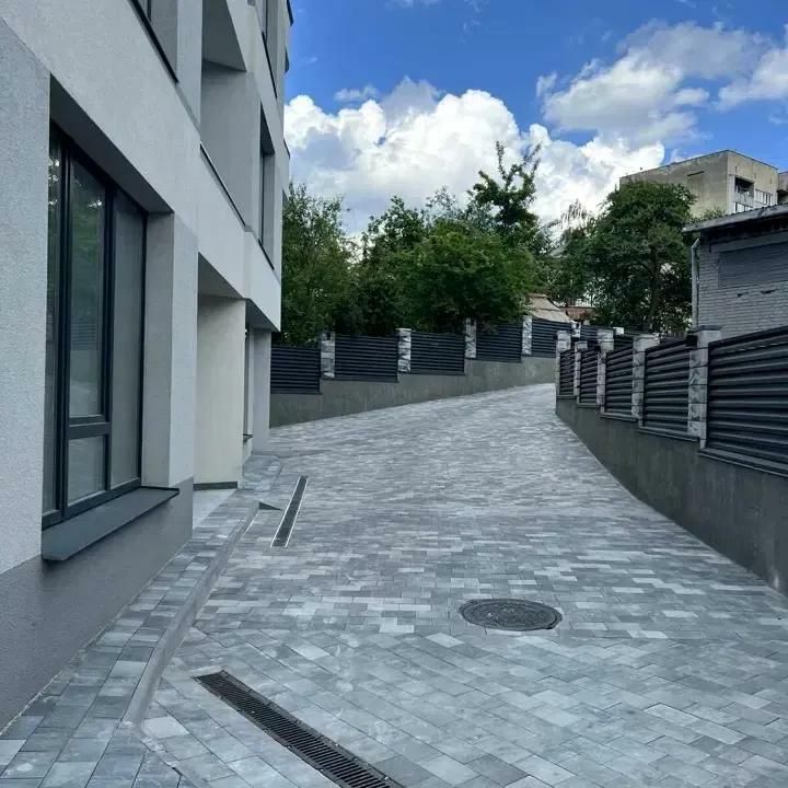 1835165904153726