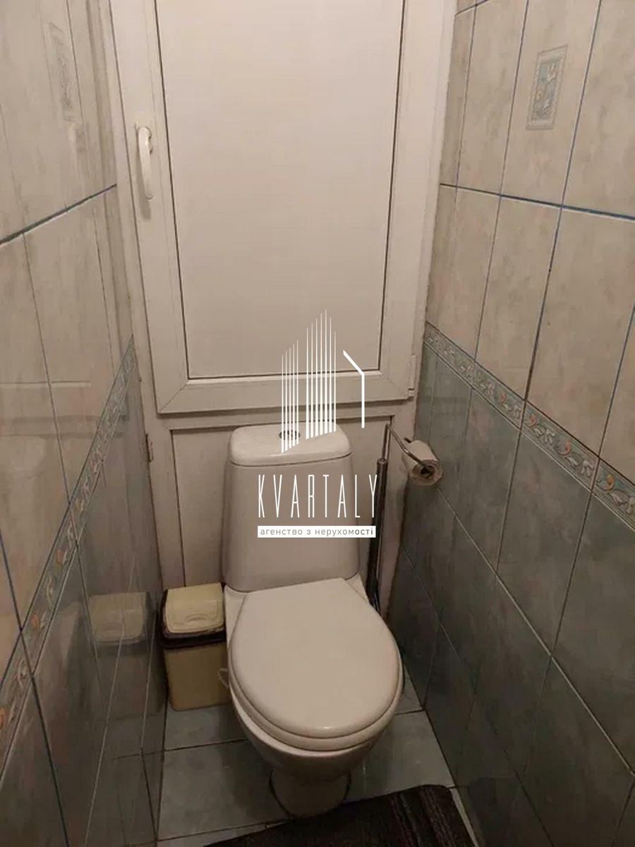 1832187768915727