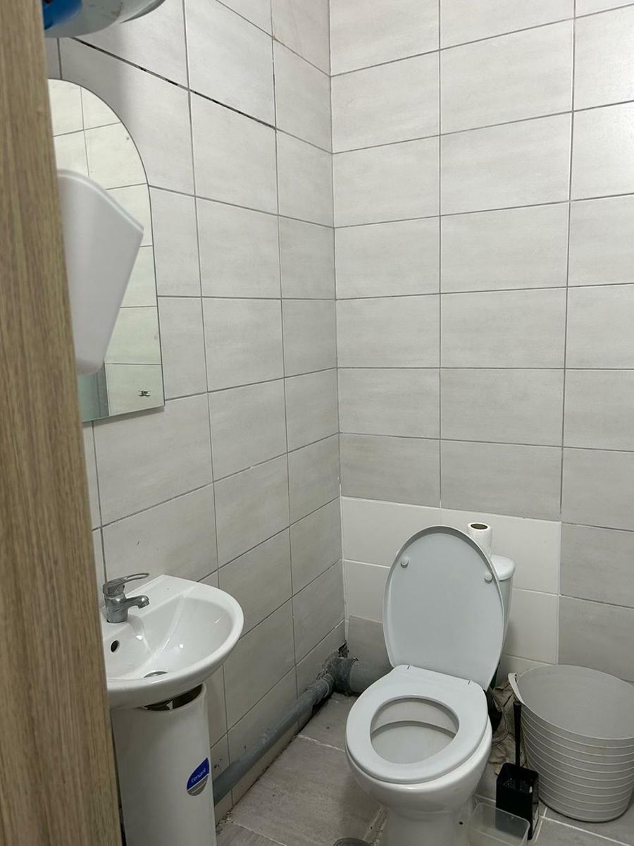 1835363324836727
