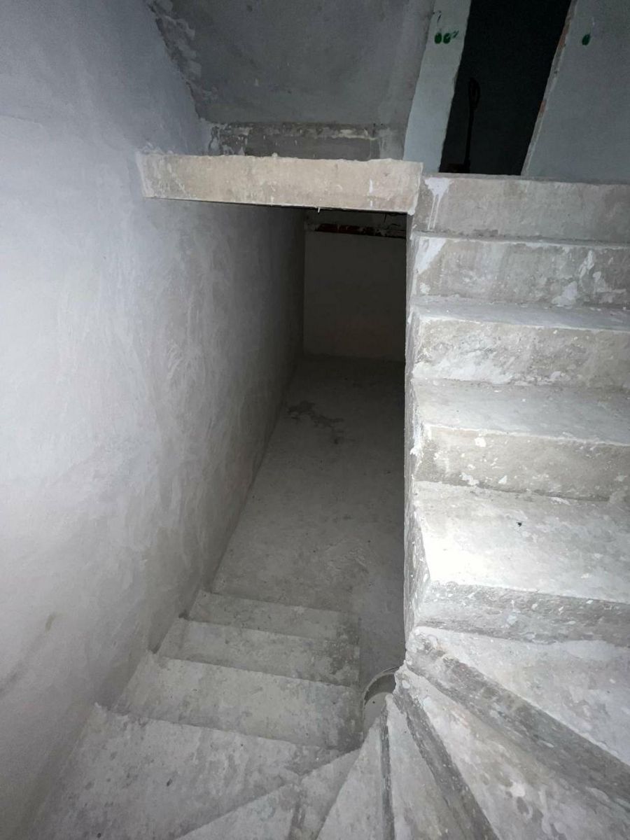 1835434957359727