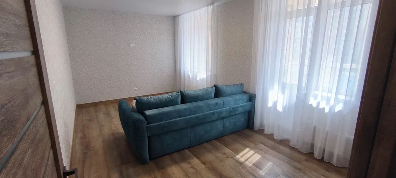 1836812159045727