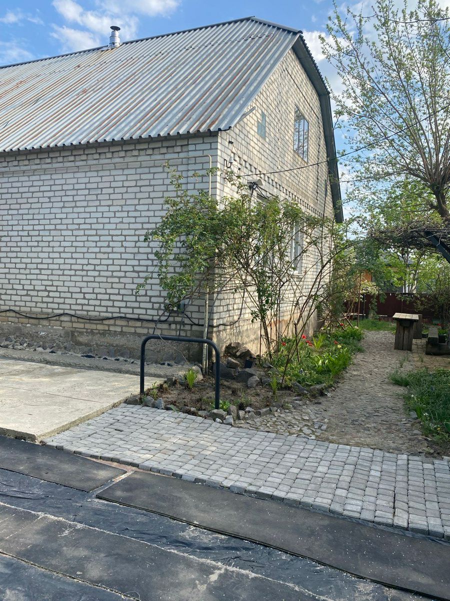 1830268996107728