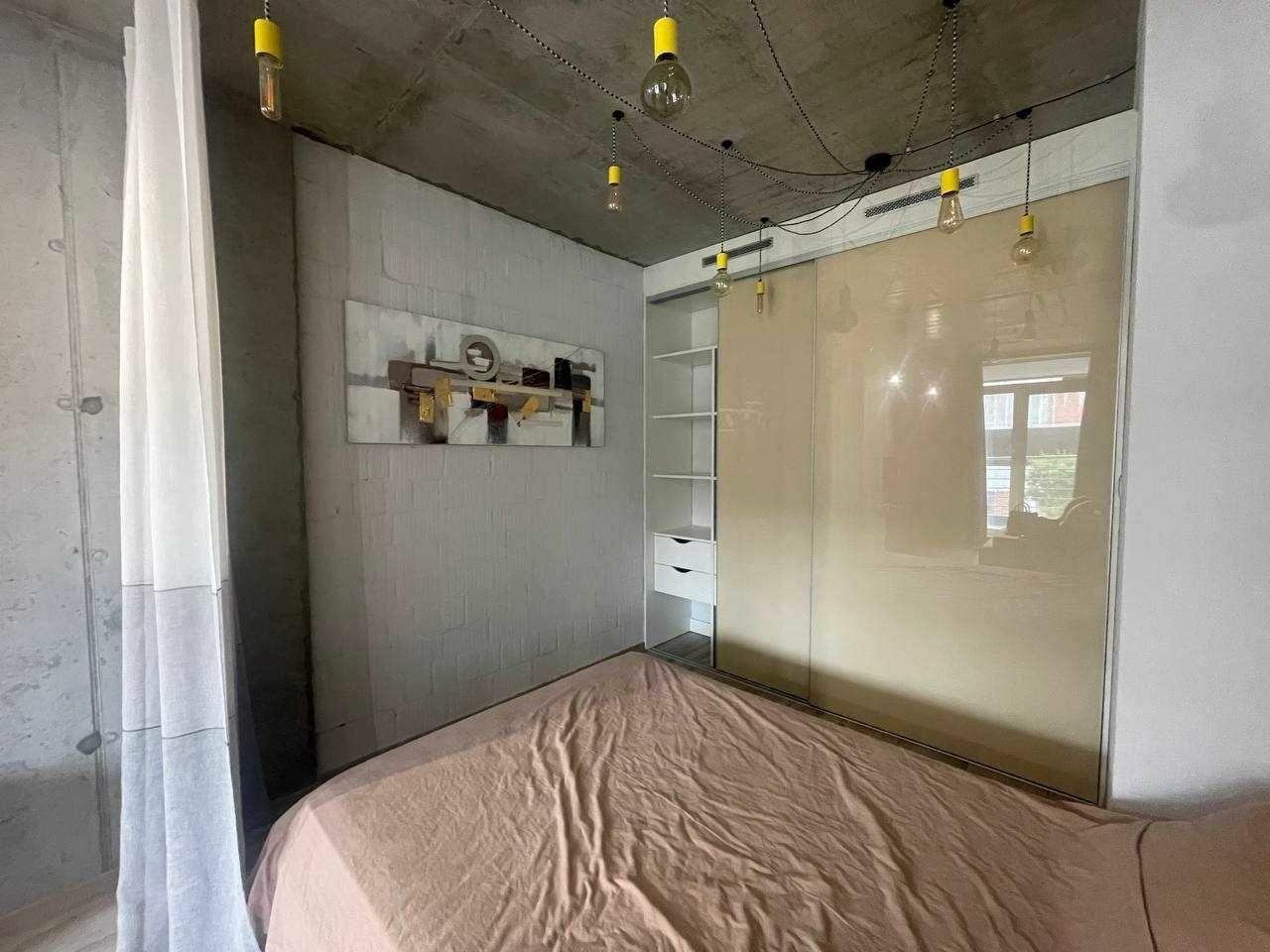 1835259491363728