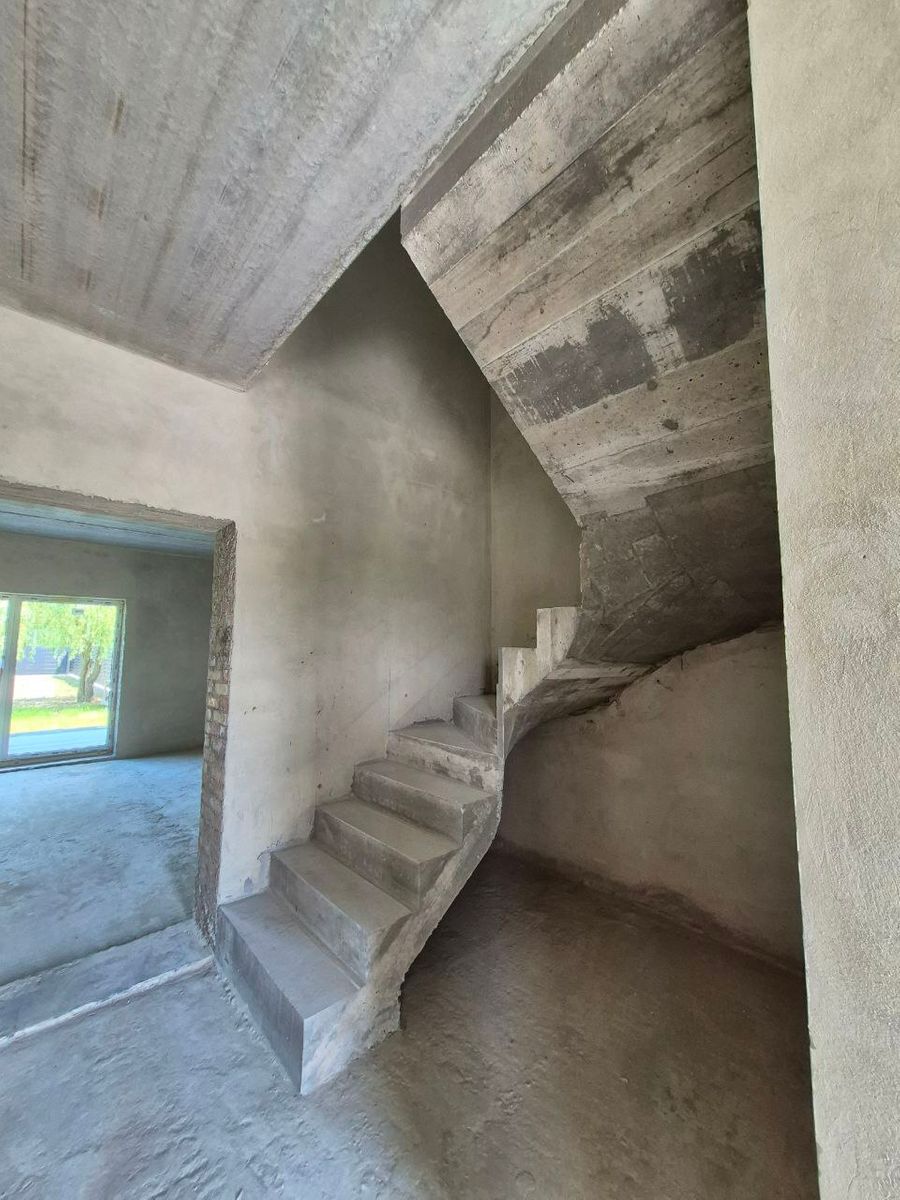 1837628167932728
