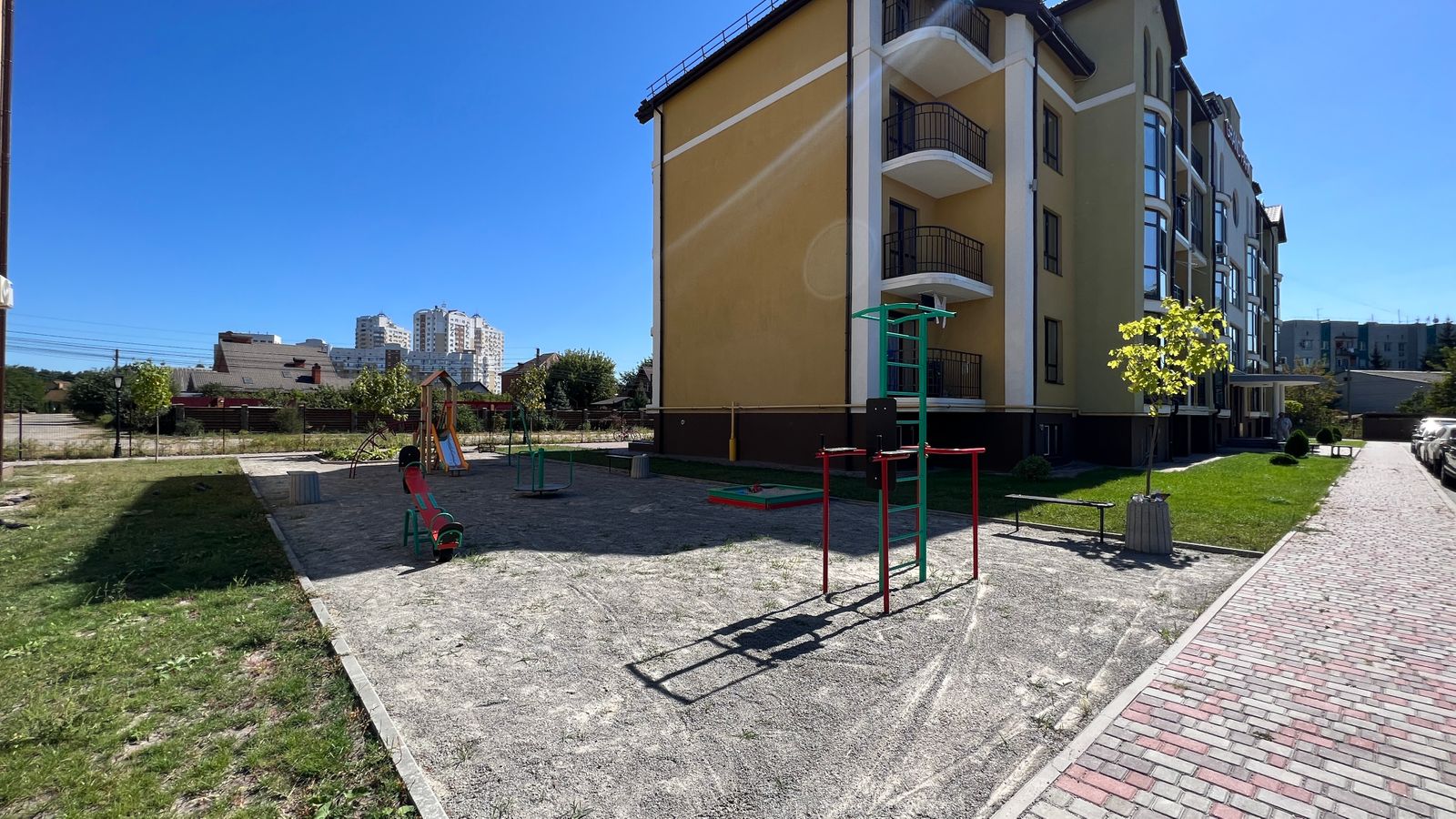 1839107659672728