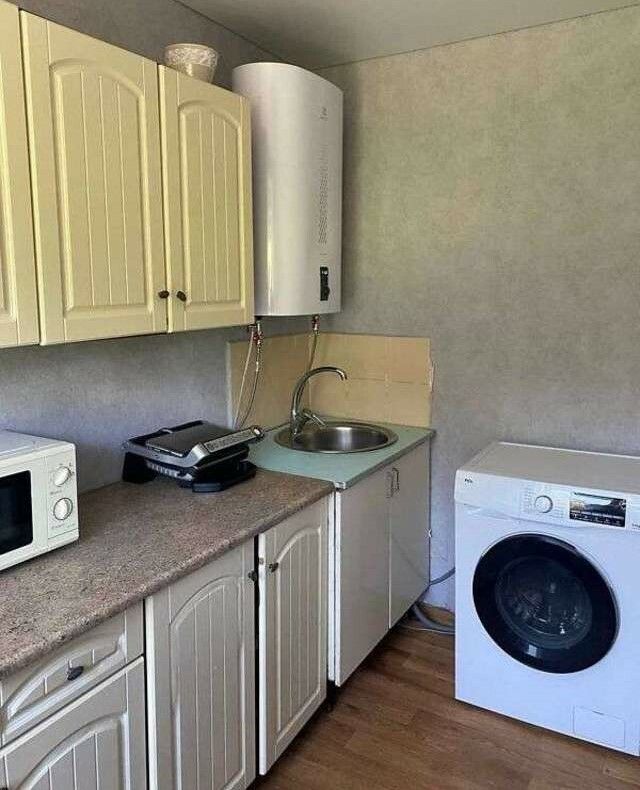 1832824493782729