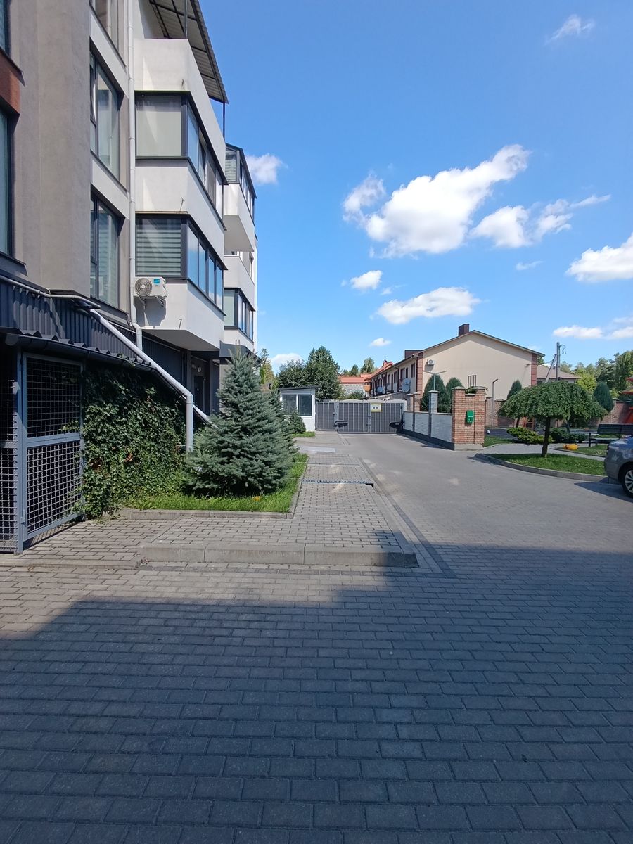 1839694947877729