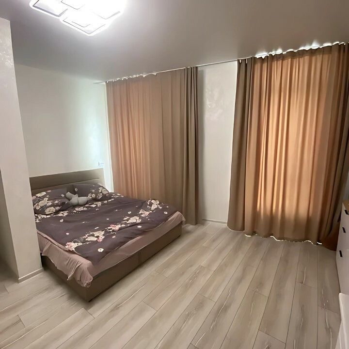 1835084738363073