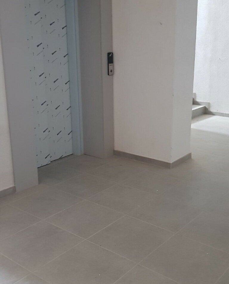 1835437952176073