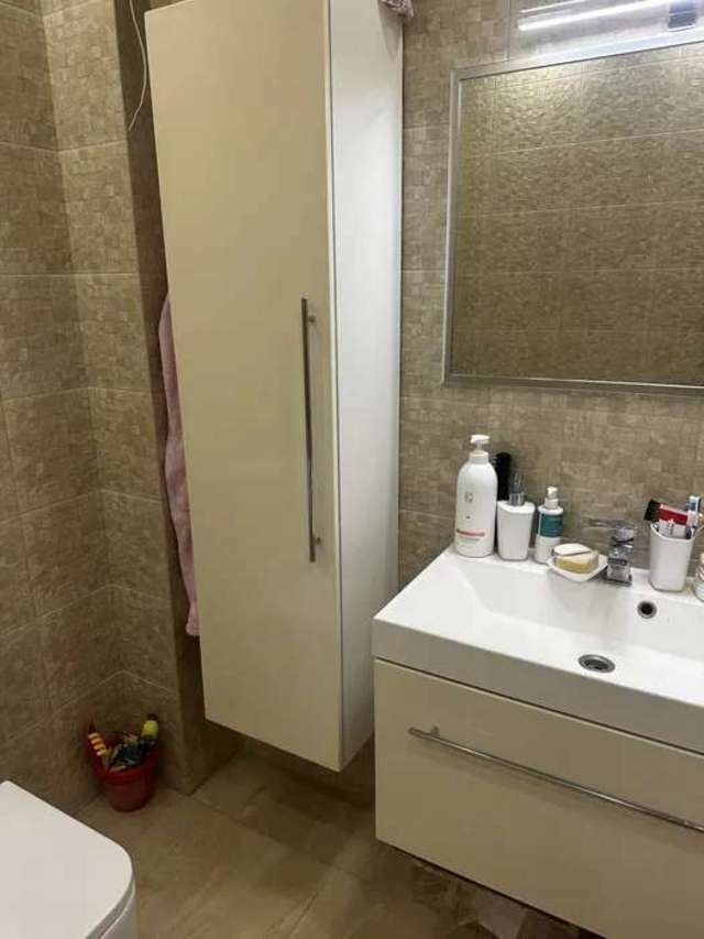 1838976794753073