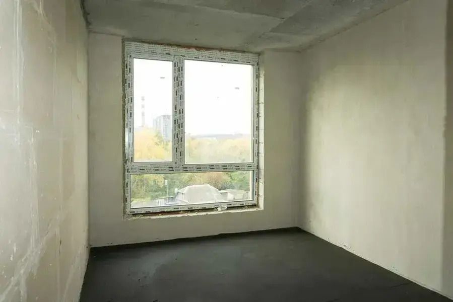 1832009856165731