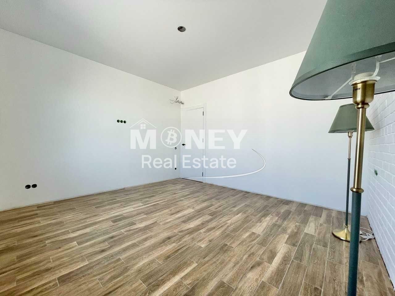 1838983675205733