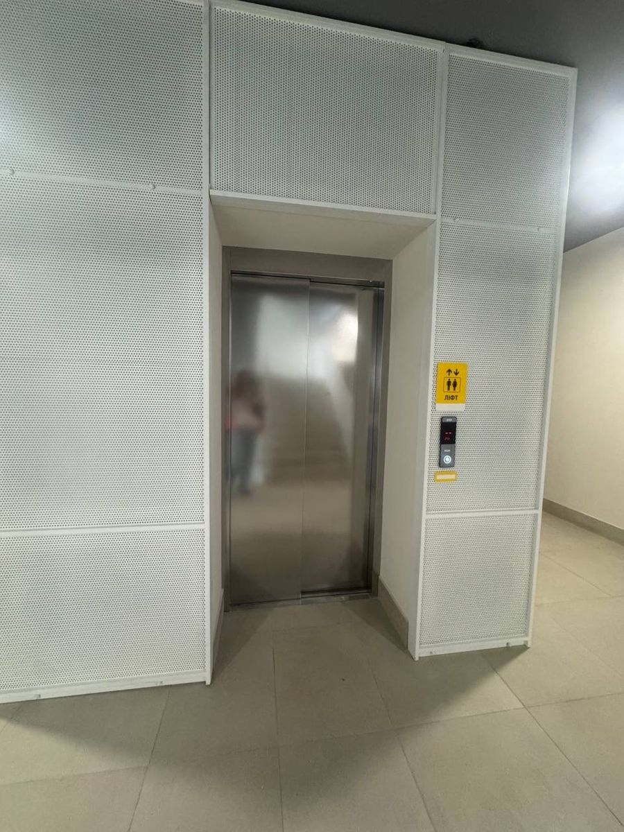 1835076527835735