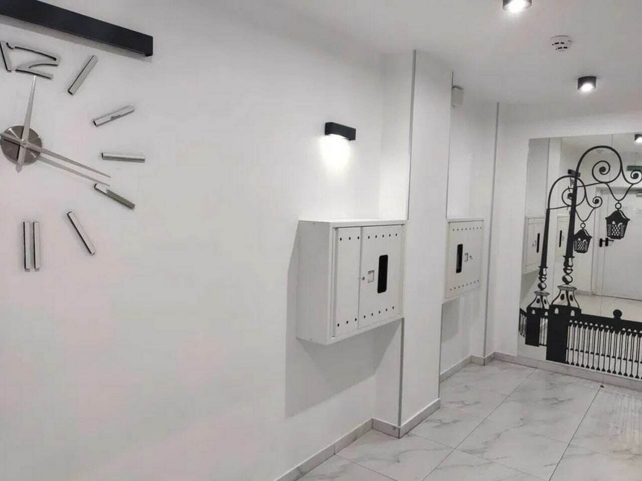 1737245725929736