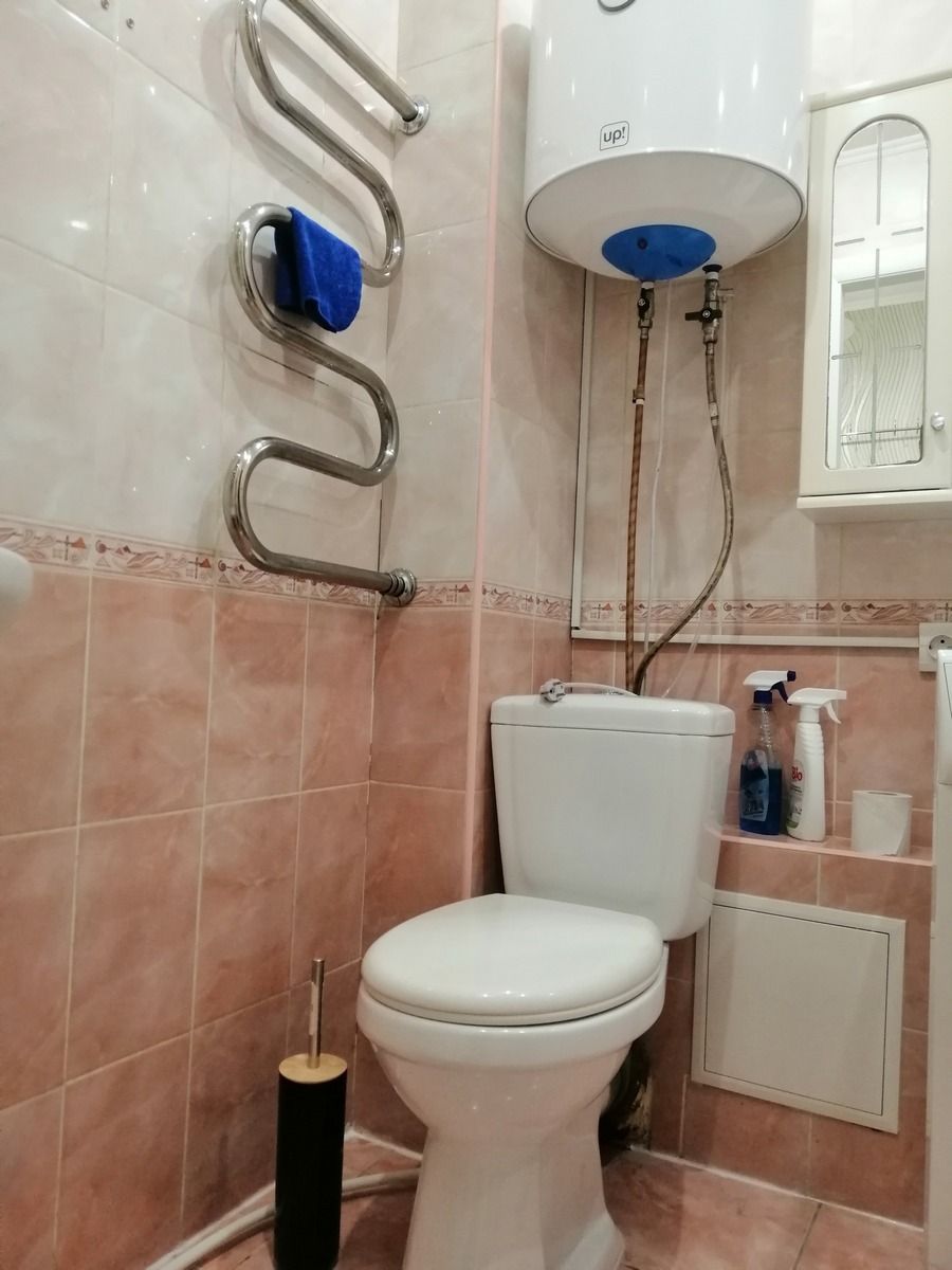 1833188943424736