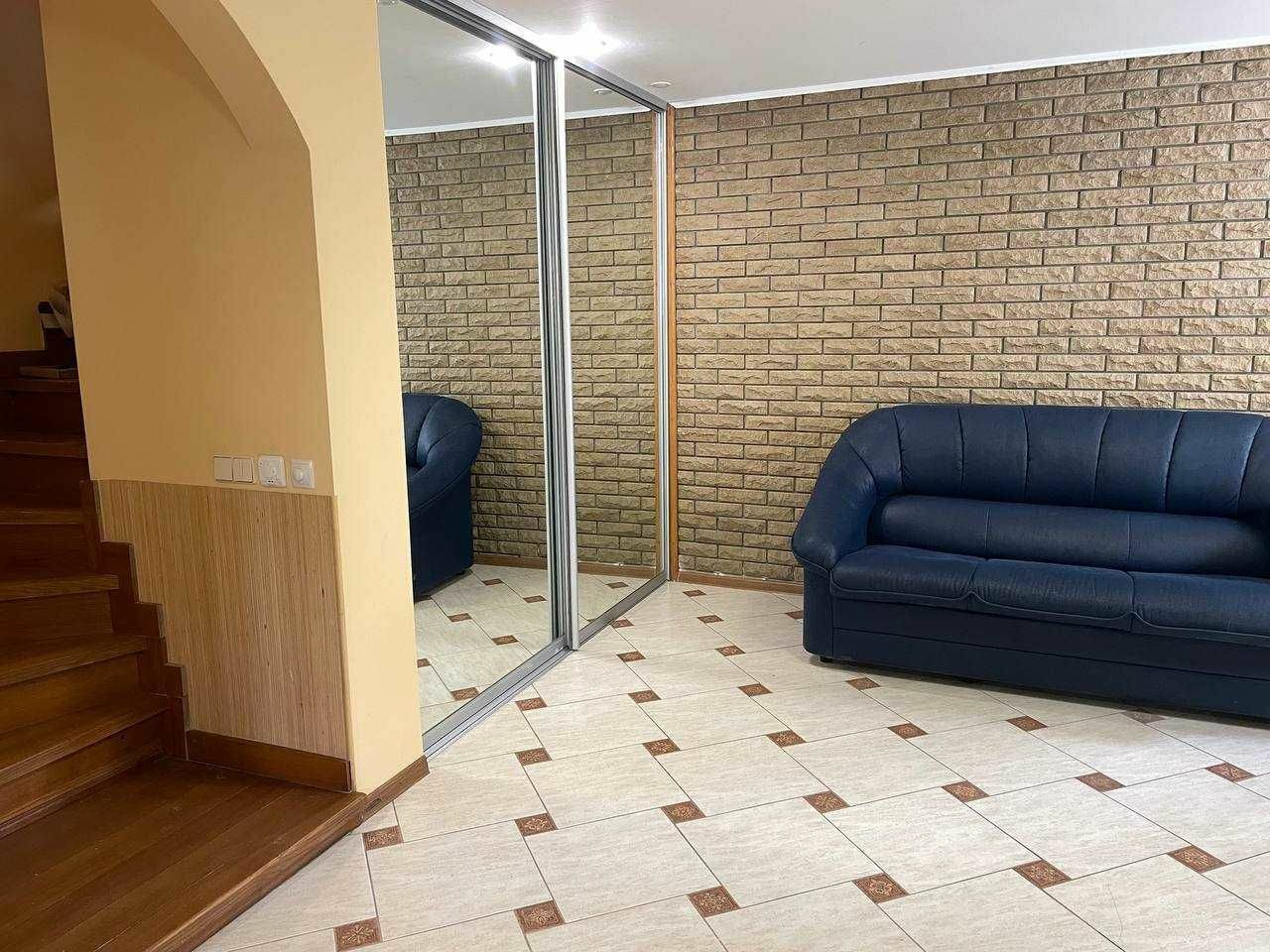 1835718964378737