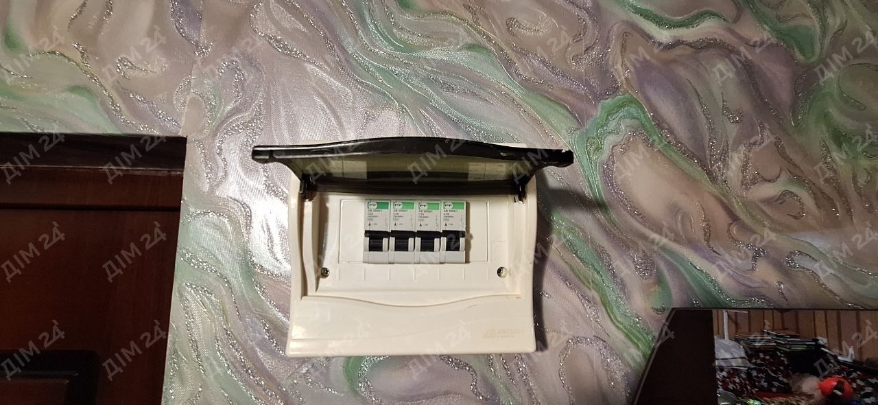 1831894543403739