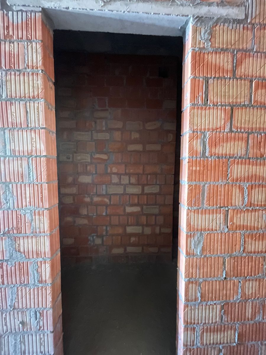 1835449643627739