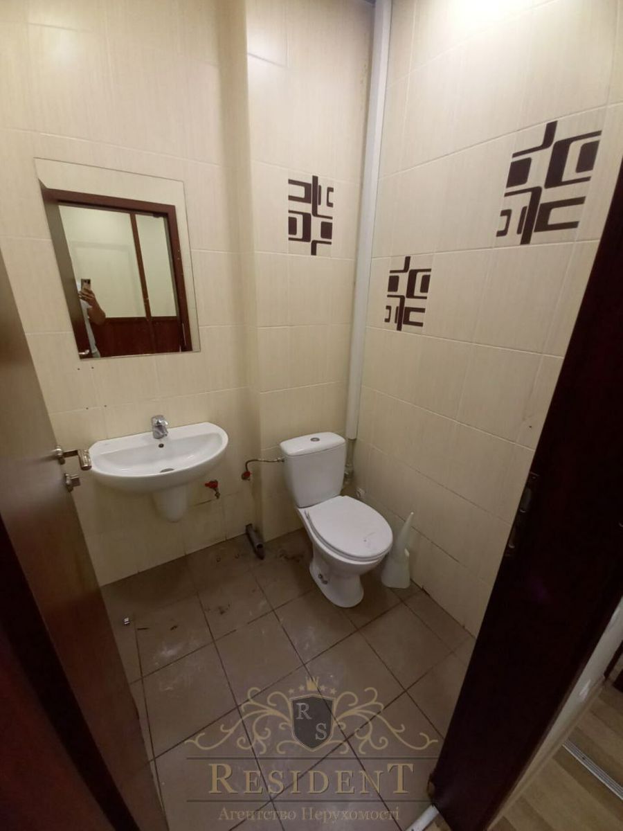 1835656037406739
