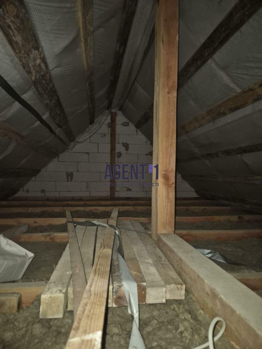1836348944476739