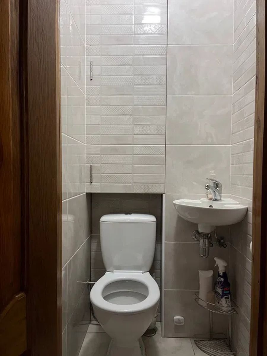 1837723611021739