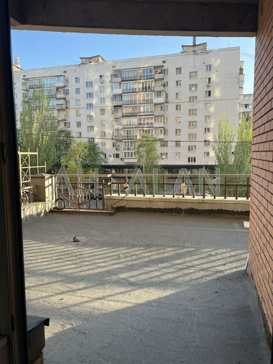 1835647816872074
