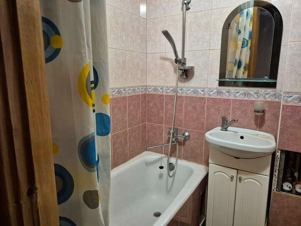 1838474399745741