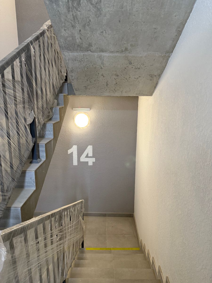 1832823358100744