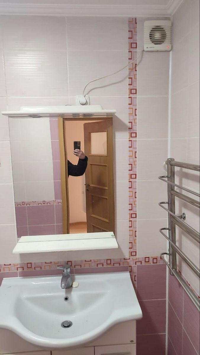 1837615086125744