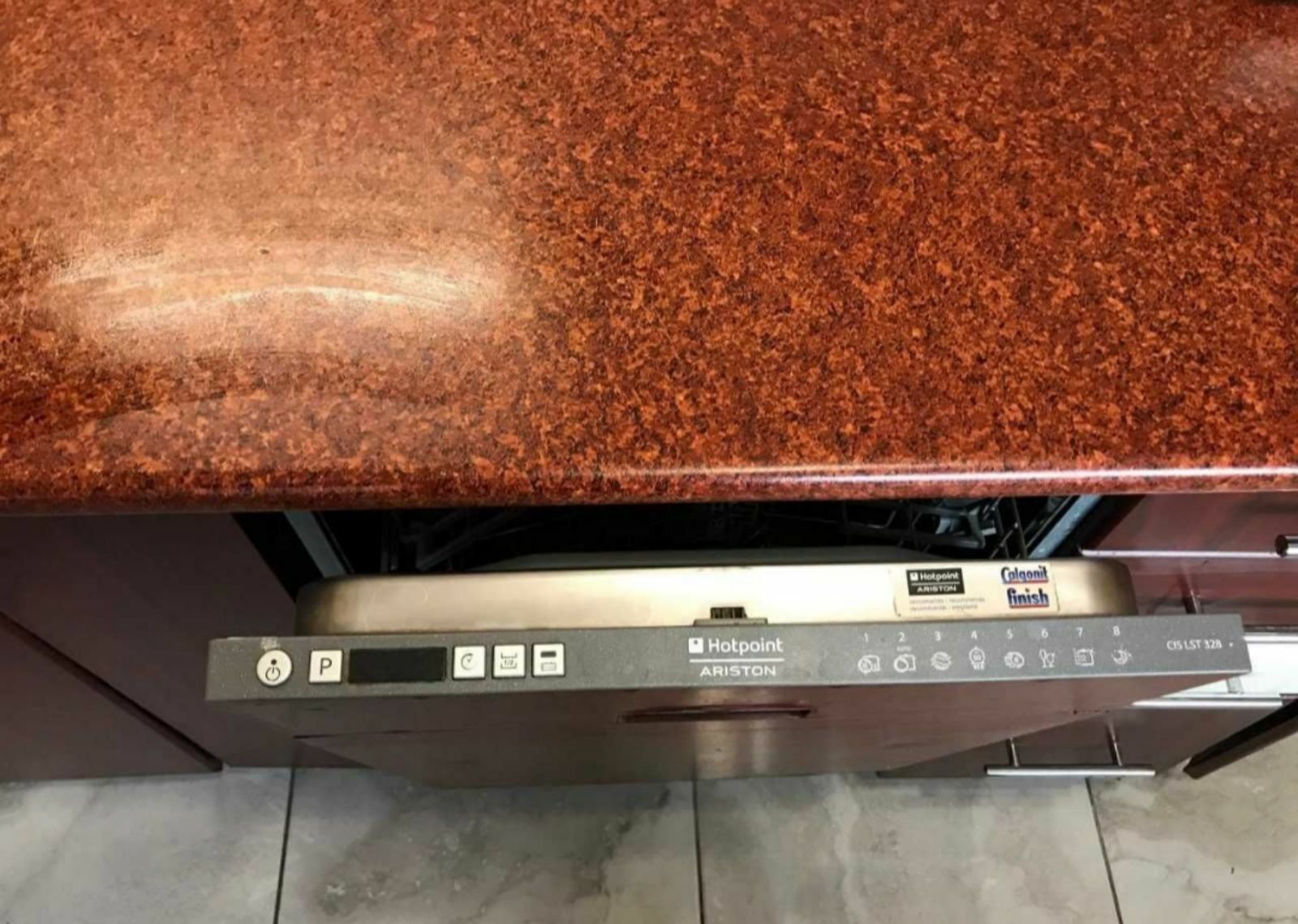 1832891995027745