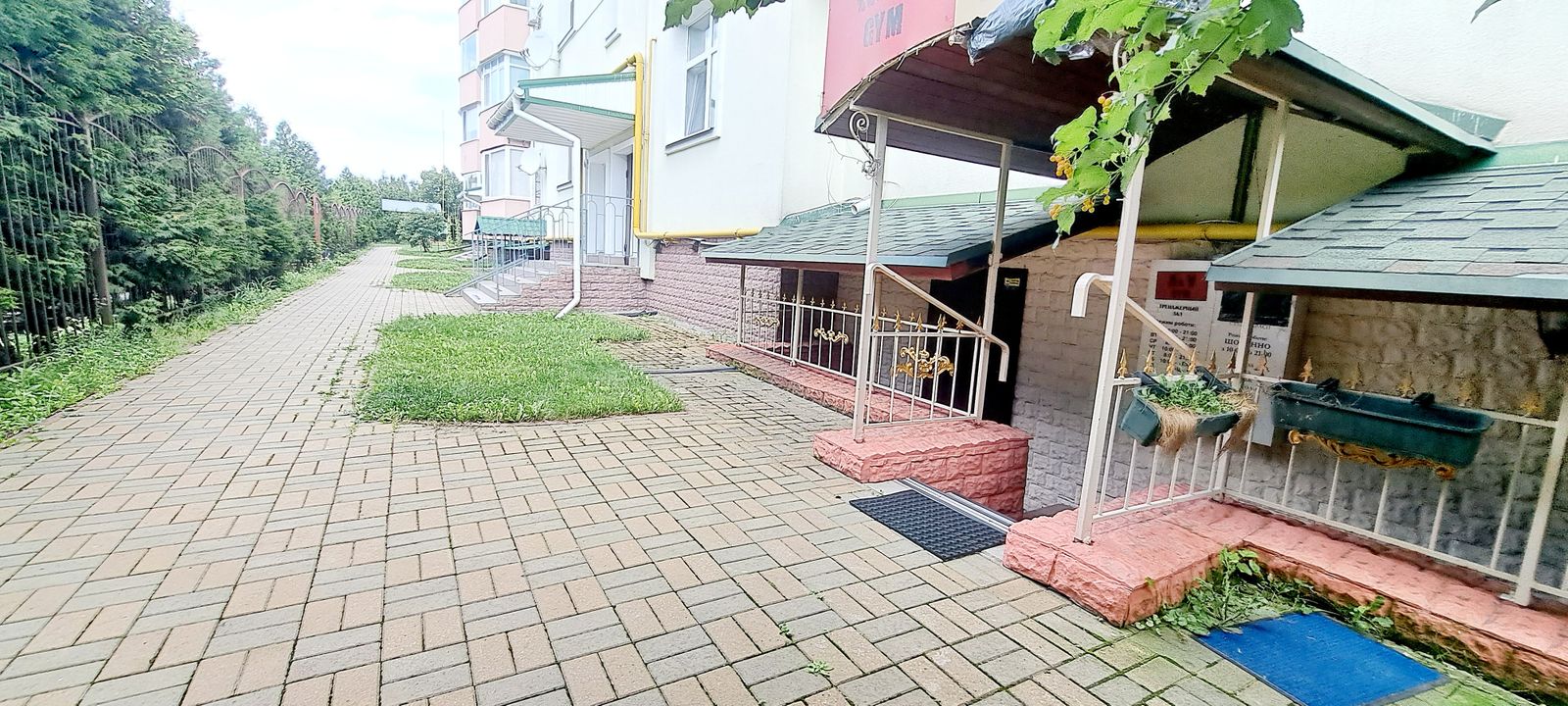1835813749806746
