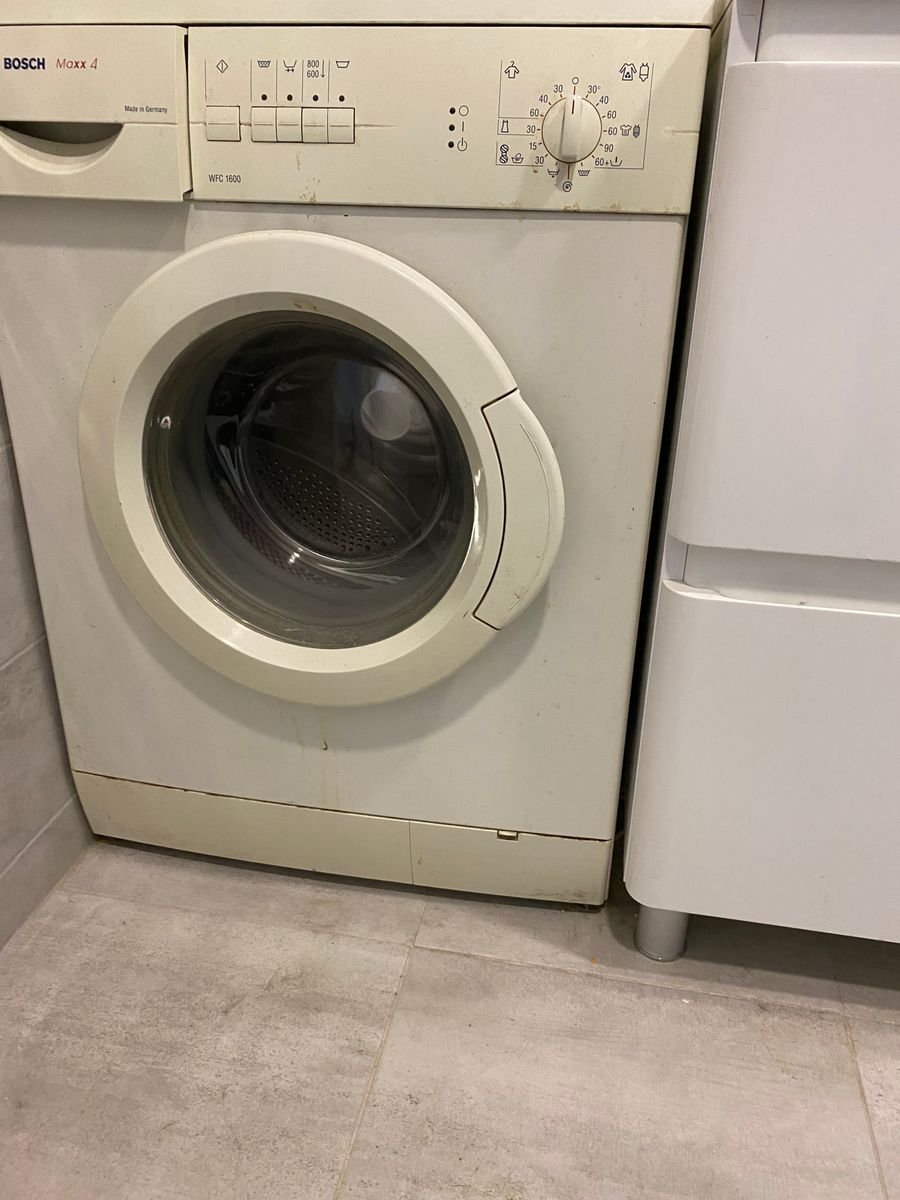 1832726552039075