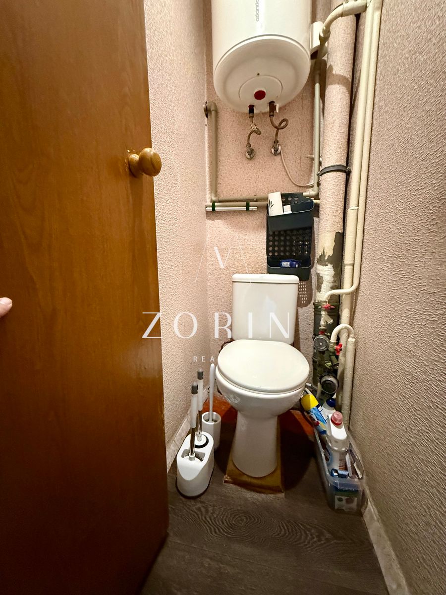 1832006629081750