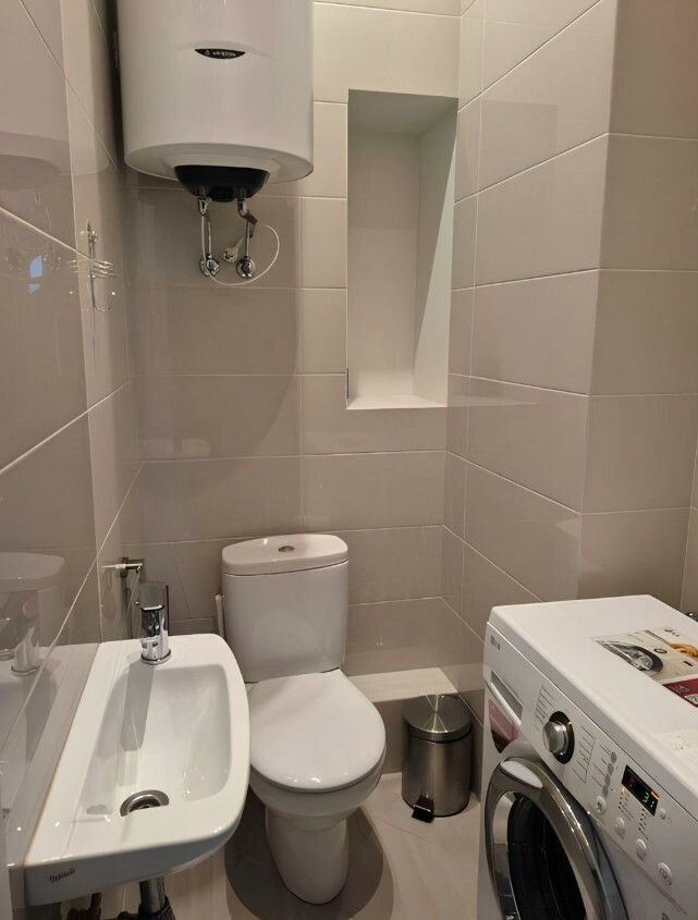 1837073840418750