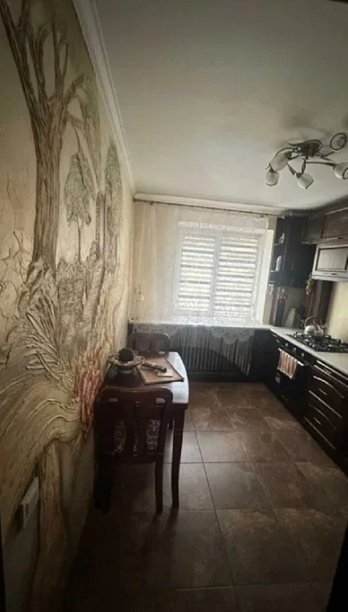 1835087756683751