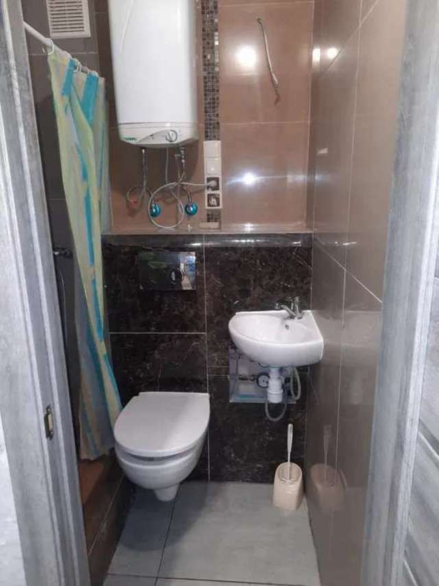 1836085859338751