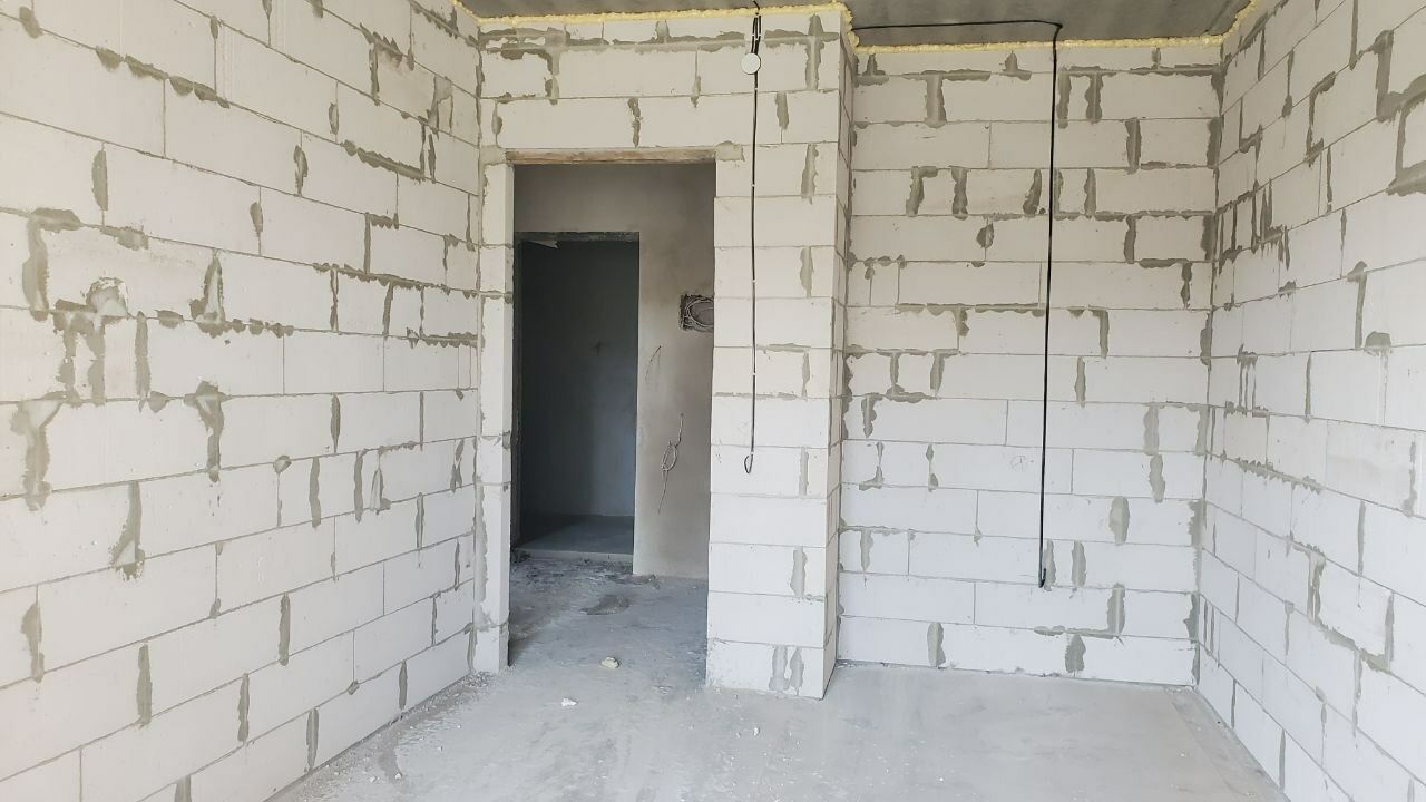 1837002628684751