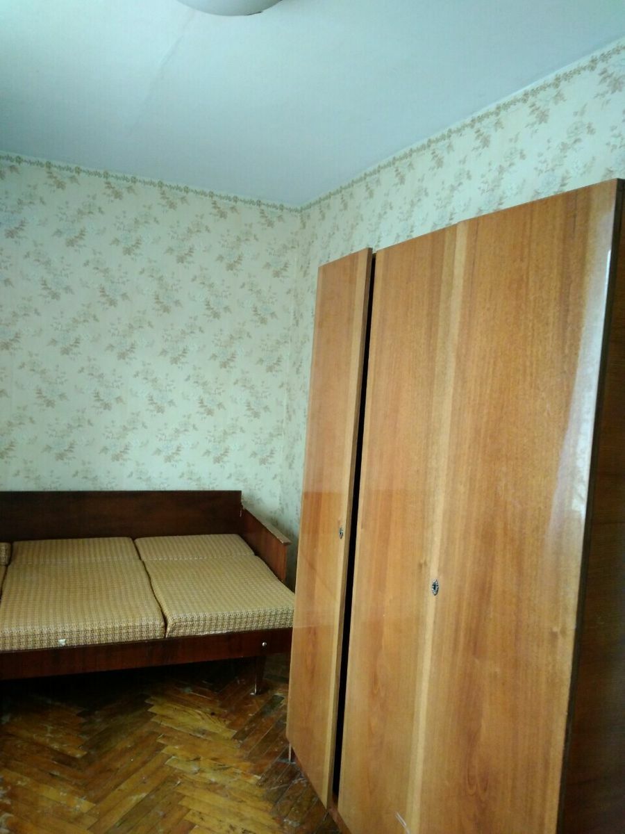 1758061375076752
